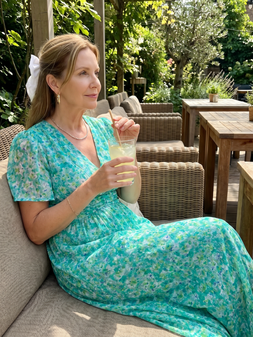 Women's Floral Midi Dress with Short Sleeve for Warm Days