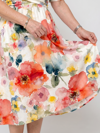 Women's Floral Midi Dress with V-Neck for Daytime Moments