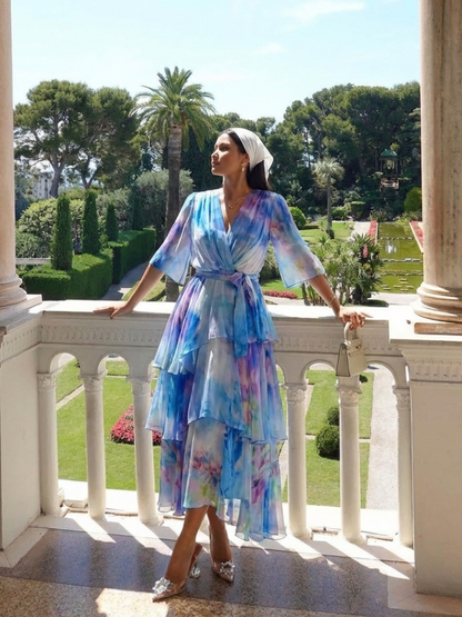 Women's Flowing Maxi Dress with Tie Waist for Daytime
