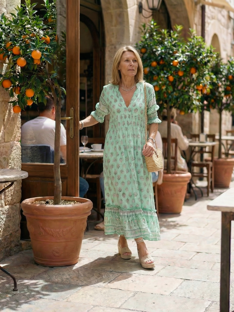 Women's Garden Market Dress with soft V-neck for Casual Day