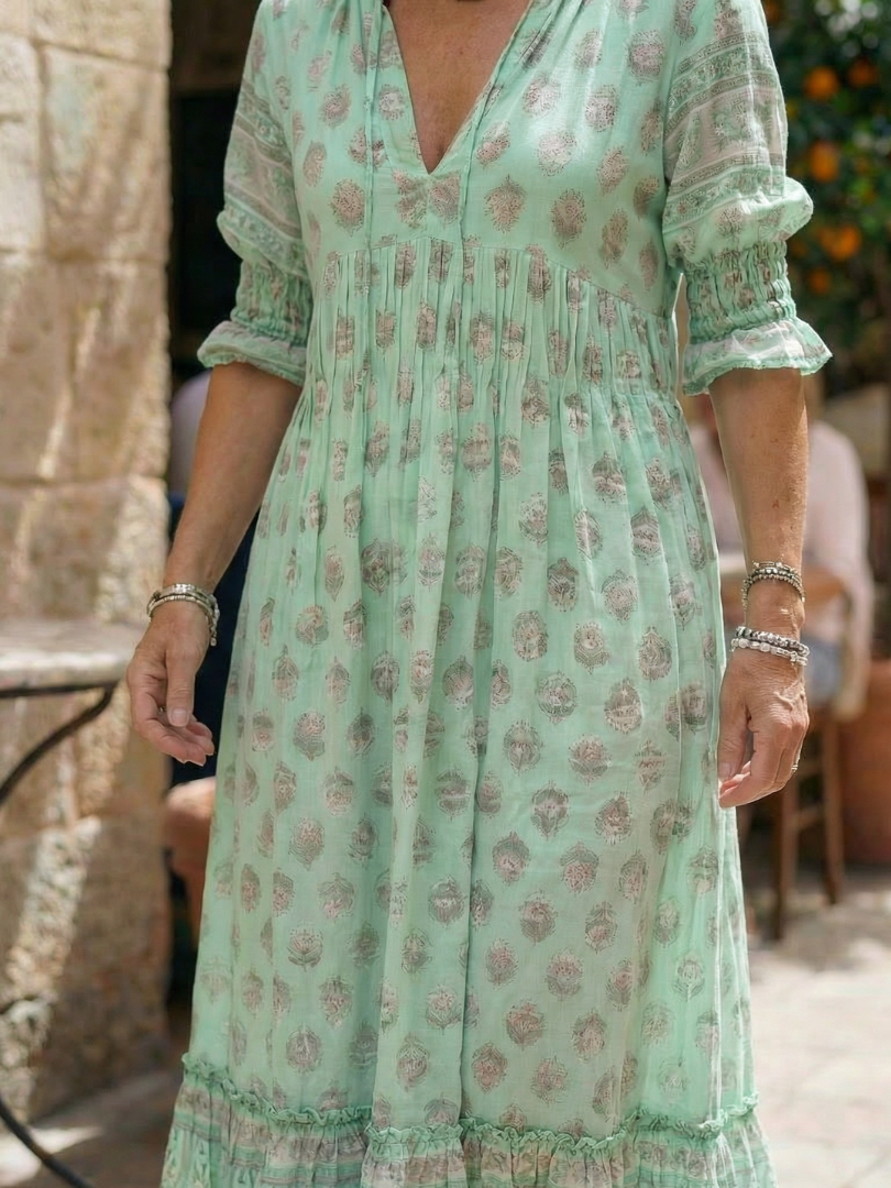 Women's Garden Market Dress with soft V-neck for Casual Day