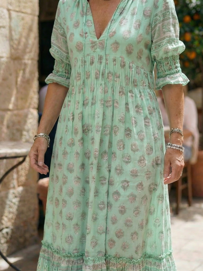 Women's Garden Market Dress with soft V-neck for Casual Day