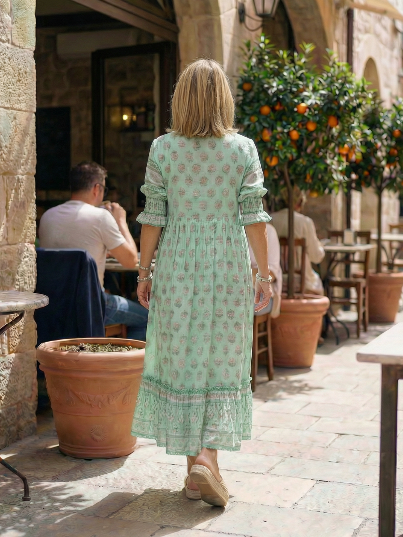 Women's Garden Market Dress with soft V-neck for Casual Day