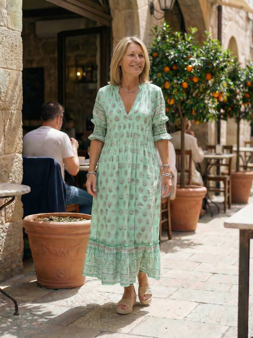 Women's Garden Market Dress with soft V-neck for Casual Day