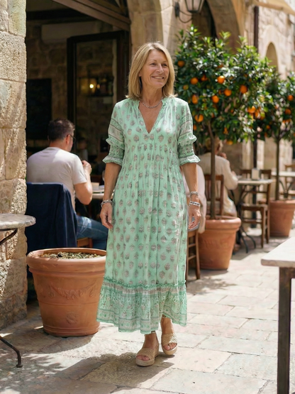 Women's Garden Market Dress with soft V-neck for Casual Day