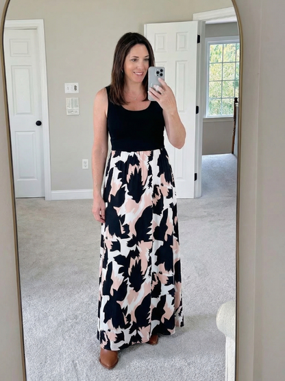 Women's Maxi Dress with Sleeveless Scoop Neck for Casual Days