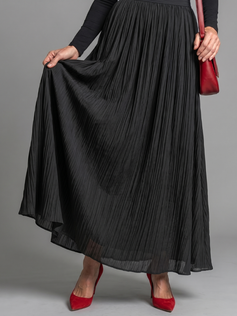 Women's Midi Dress with Turtleneck and Defined Waist