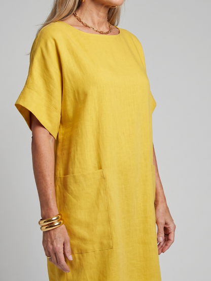 Women's Short Sleeve Knee Length Dress with Patch Pockets
