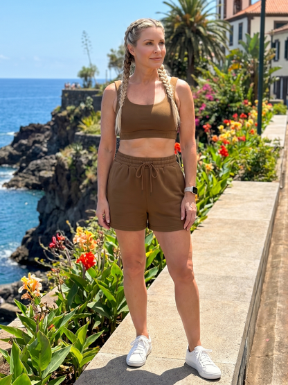 Women's Sleeveless Scoop Neck Crop Top And Shorts Set with Elastic Waist