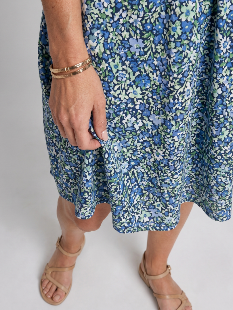 Women's Tropical Print Knee-Length Dress with V-neck